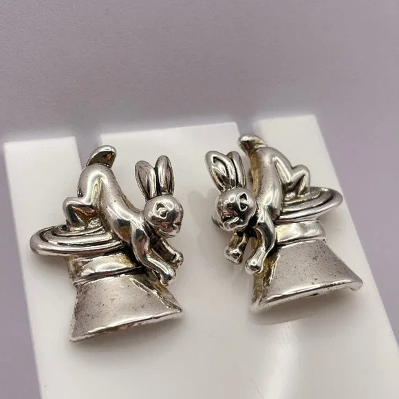 Vintage Rabbit Magic Hat Trick Silver Earrings MJ‎ Costume Jewelry - Picture 4 of 11